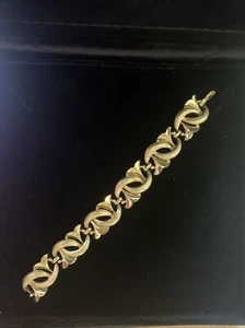 Coro Signed Chunky Vintage 1960s Bracelet 7 in Goldtone Brushed Smooth Texture - Picture 1 of 3