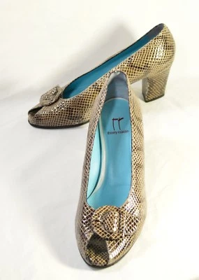 THIERRY RABOTIN Talla 38.5 (US 8/8.5) Tacón Bloque Punta abierta Cuero Repujado ~ ¡Bonito! Foto 1 de 4