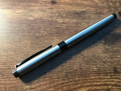 Caneta-tinteiro Pelikan P560 Celebry aço inoxidável - Nova na caixa tamanho M - Imagem 1 de 4