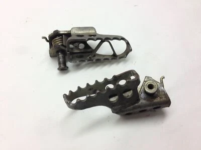 1990 Yamaha YZ250 PINOS DE APOIO PARA OS PÉS ESQUERDO DIREITO (B16-1242) - Imagem 1 de 4