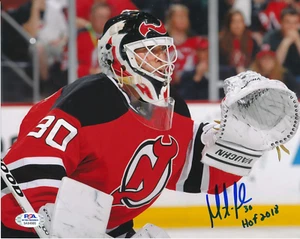 Martin Brodeur Signed New Jersey Devils 8x10 Photo HOF 2018 Insc PSA COA 985 - Picture 1 of 2