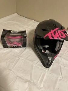Motorcycle Helmet And Goggles - Picture 1 of 7