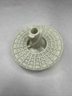 OEM NOS Lawn Boy 611400 Recoil Starter Pulley - Image 1 of 4