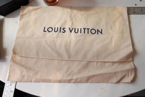 Louis Vuitton Staubbeutel (Umschlag/Klappentyp) 15x11in/38x28cm - Bild 1 von 3