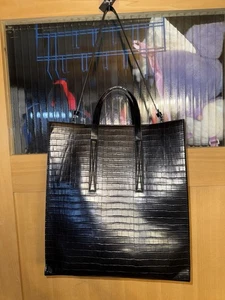 Kin Croc Style Tote Bag. Black Elegant - Picture 1 of 3
