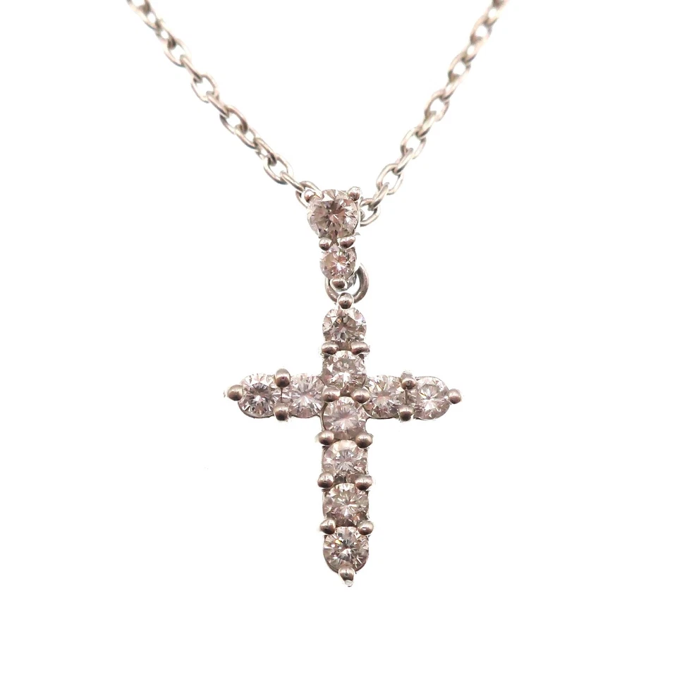 Pequeña y Fabulosa Cruz de Diamantes Naturales de Platino 950 30pt y Cadena de 16 Pulgadas Foto 1 de 4