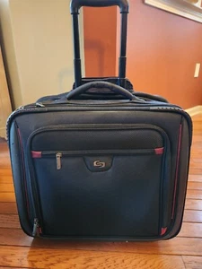 Solo Rolling Laptop Bag 4 Compartments 17"W x 14.5" H x 9" Depth Travel - Picture 1 of 7