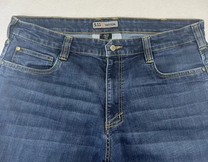 Pantalones de mezclilla para hombre 5,11 Tactical Defender Flex azul 38x32 rectos 74477-649 usados en excelente estado - Imagen 1 de 8