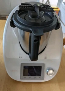 Thermomix TM 5 mit Zubehör und Cook Key, Neue Messer,mit Varoma , BLITZVERSAND  - Bild 1 von 6