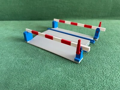 LEGO Eisenbahn Schranke mit Bahnübergang 4,5V  / 12V (158) blau - Bild 1 von 4