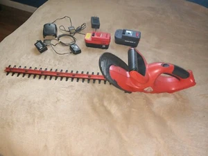 Black & Decker Hedge Trimmer NHT518 18V 22" (USED) - Picture 1 of 3