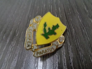 Ejército de los Estados Unidos 12º Regimiento de Caballería VIETNAM DUI DI Unidad Cresta Pin USADO - Imagen 1 de 5