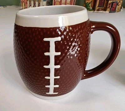 Taza de café de fútbol americano texturizada entrenador NFL y aficionados universitarios Foto 1 de 4