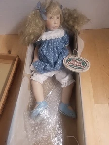 Muñeca coleccionable Annie, Ganz Cottage de Pam Hamel con caja y etiqueta originales - Imagen 1 de 7