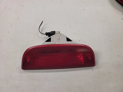 Luz de freno de montaje alto Jeep Liberty 2002-2007 usada pieza OEM 55155832AB Foto 1 de 4