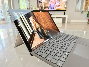 *PLUS MODEL* Microsoft Surface Pro 7+ - i5 - 8 Go - 256 Go ***Problèmes mineurs*** LIRE - Photo 1/10