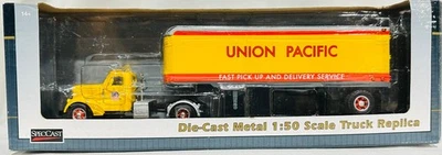 Union Pacific Railroad International Truck w/ Trailer By SpecCast 1/50th Scale - Image 1 of 4