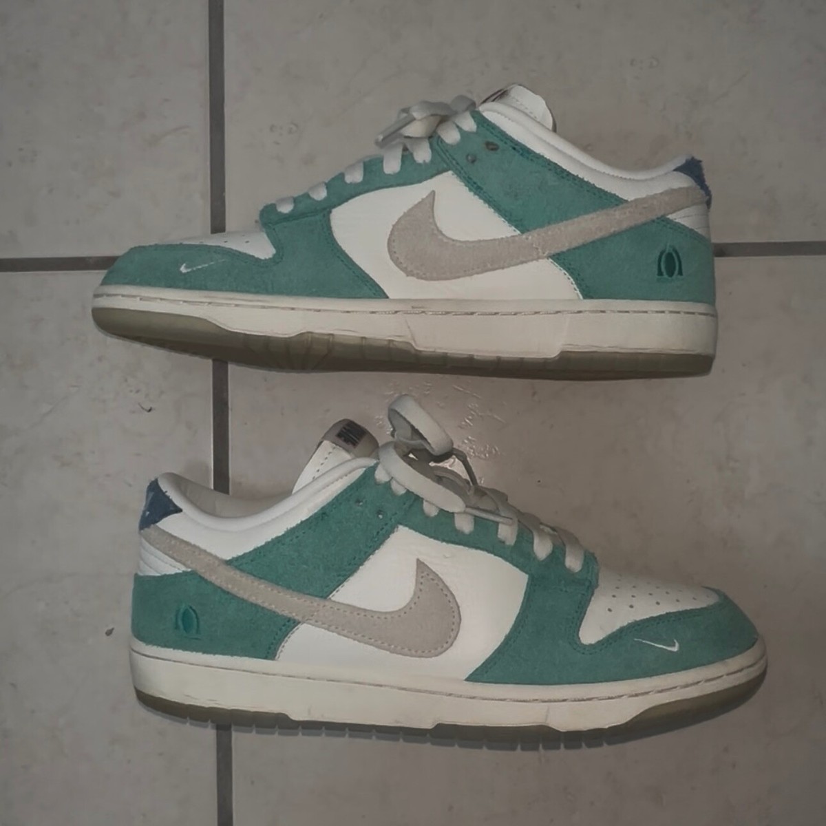 Nike Kasina x Dunk Low Road Sign for Sale | Authenticity Nike Kasina x Dunk Low Road Sign for Sale | Authenticity