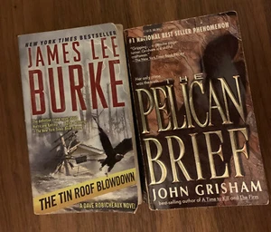 2 pb Novels-John Grisham: Pelican Brief, James Lee Burke: The Tin Roof Blowdown - Picture 1 of 1