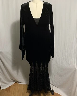 Vestido tórrido Elvira Morticia Addams Maven Disfraz Juegos con disfraces Halloween Plus 3 22 24 Foto 1 de 4