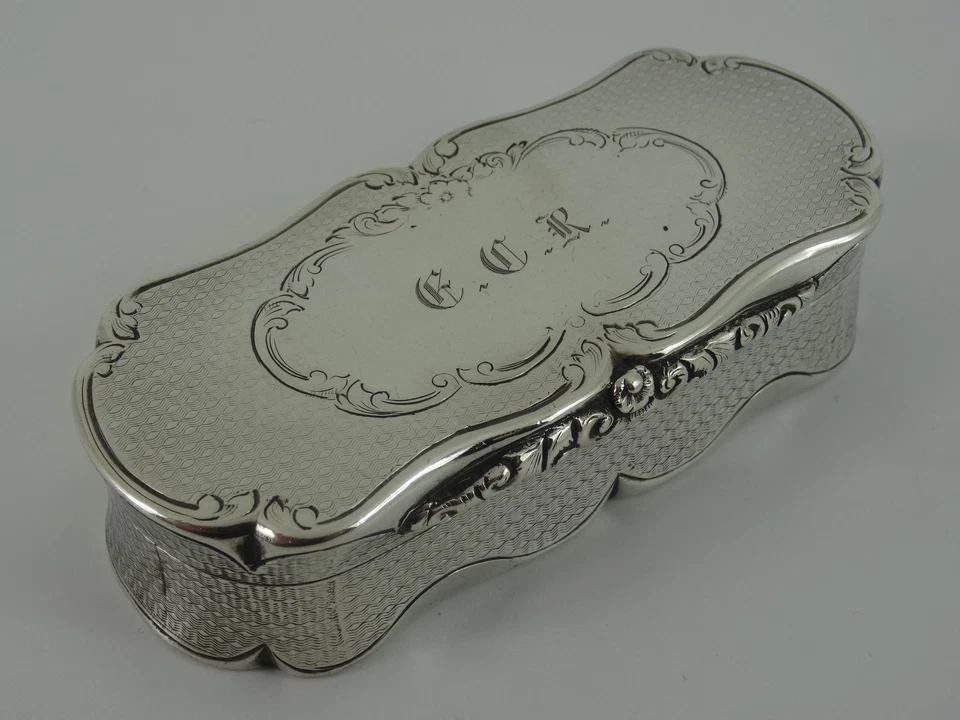 HERMOSA CAJA DE TABACO VICTORIANA ANTIGUA PLATA ESTERLINA SÓLIDA BIRMINGHAM 1864 Foto 1 de 4