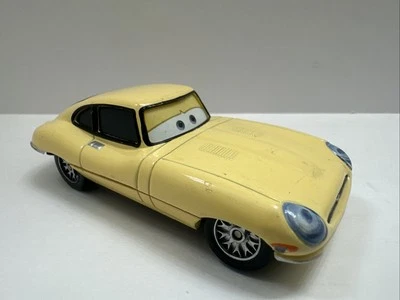 Disney Pixar Cars 2 Victor Paveone Jaguar coche juguete coche de carreras vehículo Mattel Foto 1 de 4