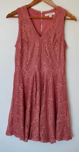 Abito donna Francescas pizzo aderente e svasato taglia M rosa foderato scollo a V lunghezza ginocchio - Foto 1 di 9