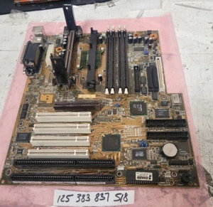 ASUS  SLOT 1 MOTHERBOARD 4-PCI 2-ISA 1-AGP   BIOS REV:1012  :  EXT: V1.0A - Picture 1 of 2
