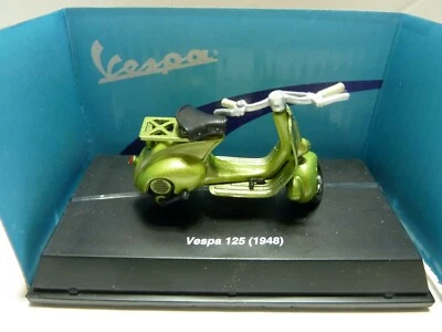 NIB New-Ray 1948 Vespa 125 Scooter 1:32 Scale Diecast Model - Image 1 of 2