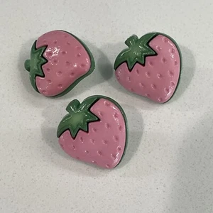 Juego de 3 botones de plástico a presión de fresa rosa y verde realistas - Imagen 1 de 6
