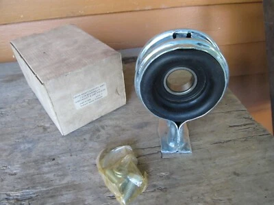 Camión Chevy GMC 1955-1972 soporte eje de transmisión Chevrolet Fullwell NORS Foto 1 de 3