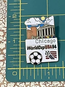 FIFA Fußball-Weltmeisterschaft Chicago 1994 Soldat Field Emaille Pin - Bild 1 von 4