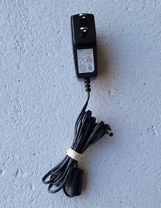 DVE DSC 6PFA 05 FUS 050100 Switching Adapter  5V 1A  Power Supply, Pre-owned. 