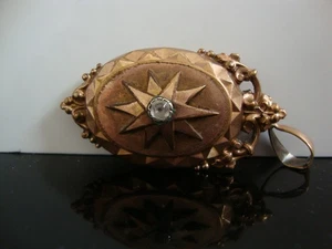 Ciondolo medaglione vittoriano stella laminato oro scomparto segreto bellissimo ornato - Foto 1 di 17