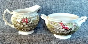 De colección Johnson Bros Tally Ho Caballo Salto Caza Escena Crema y Azúcar Inglaterra Haloo - Imagen 1 de 9