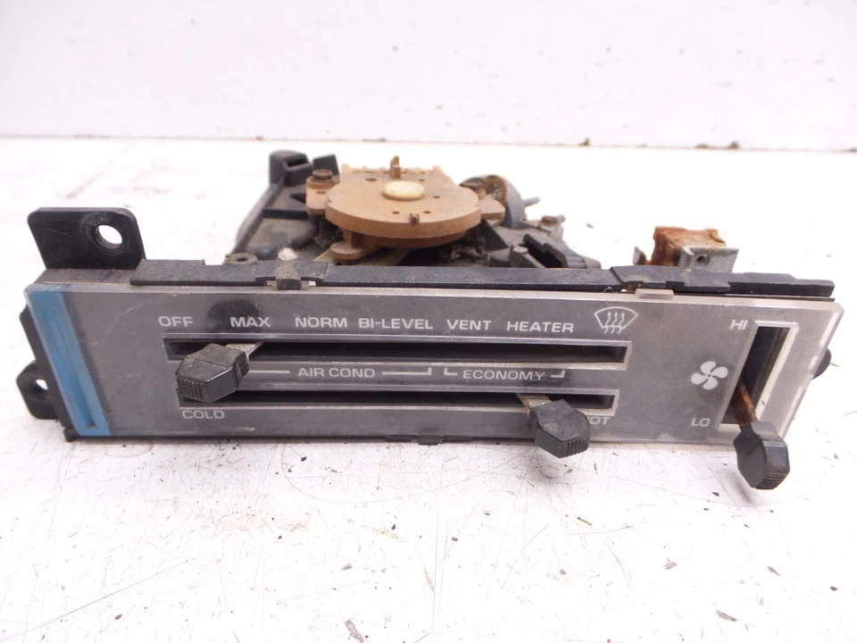 77-81 Firebird Trans Am Climatiza Controles Ventilación Aire Acondicionado Calor GM Foto 1 de 4