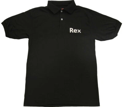 成人 Napoleon Dynamite 电影武术 Rex Kwon Do Cosplay 黑色 Polo 衫 — 第 1/4 张图片