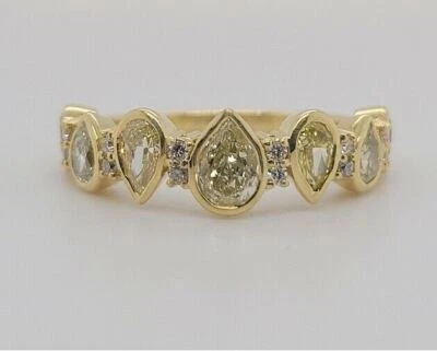 Anillo de diamantes redondos y diamantes de pera amarilla de lujo natural de oro amarillo de 18 quilates de 1,35 quilates Foto 1 de 4