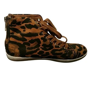 Forever 21 High Top Animal Print Sneaker. 7.5 - Picture 1 of 5