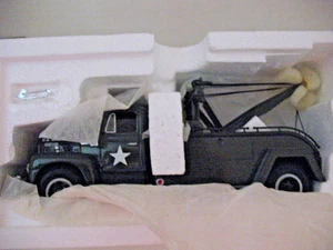 1994 First Gear #19-1311 1957 International R-200 US Army Tow Truck - Picture 1 of 9