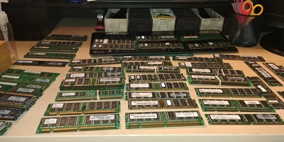 🔥🔥 Hynix 256MB HYMd132645A8-H AA DDR PC2100U-25330 CL2.5 266Mhz Memory RAM  - Image 1 of 1