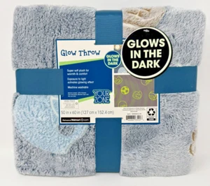 Your Zone Kid’s Plush Throw Blanket 50" x 60” SPORTS Glow in the Dark NEW - Picture 1 of 7