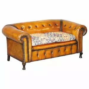 1 OF 2 RESTORED VICTORIAN CLUB CHESTERFIELD HAND DYED LEATHER SOFAS KILIM SEAT - Picture 1 of 12