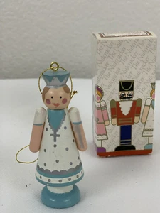 De colección 1984 Avon Madera Ciruela Azúcar Hada Ornamento 3” Colección Cascanueces con Caja NOTA - Imagen 1 de 2