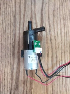Keurig K35 K910 K920 Flüssigkeitswasserpumpe KPW26A-12E3/CJWP27-AC1 2 OEM-Teil - Bild 1 von 4