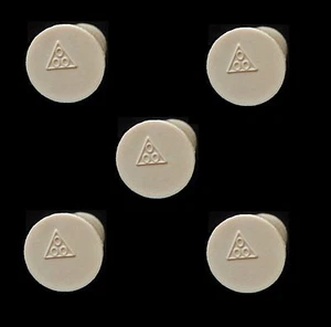 5 TINY RUBBER BUNGS SIZE #000 FITS AND PLUGS ANY LARGER BUNG DRILLED FOR AIRLOCK - Foto 1 di 6