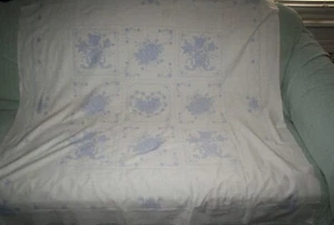 Gestempelte Kreuzstich Tischdecke 44 x 44" Blumen & Herzen Neu Schneller Versand - Bild 1 von 6
