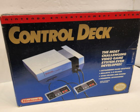 Nintendo NES Control Deck Home Console - Gray SYSTEM IN BOX tested works
