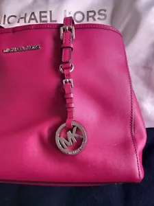 Michael Kors Tote Saffiano Fuchsia / Hot Pink Medium Size w Dust Bag, VGC - Picture 1 of 6