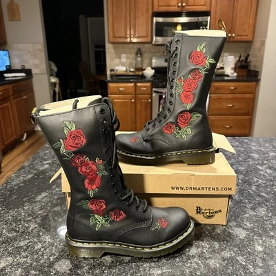 Doc Dr Martens 1914 Vonda 14 Eyelet Floral Rose Pattern Boots Women's Size US 7 - Image 1 of 4